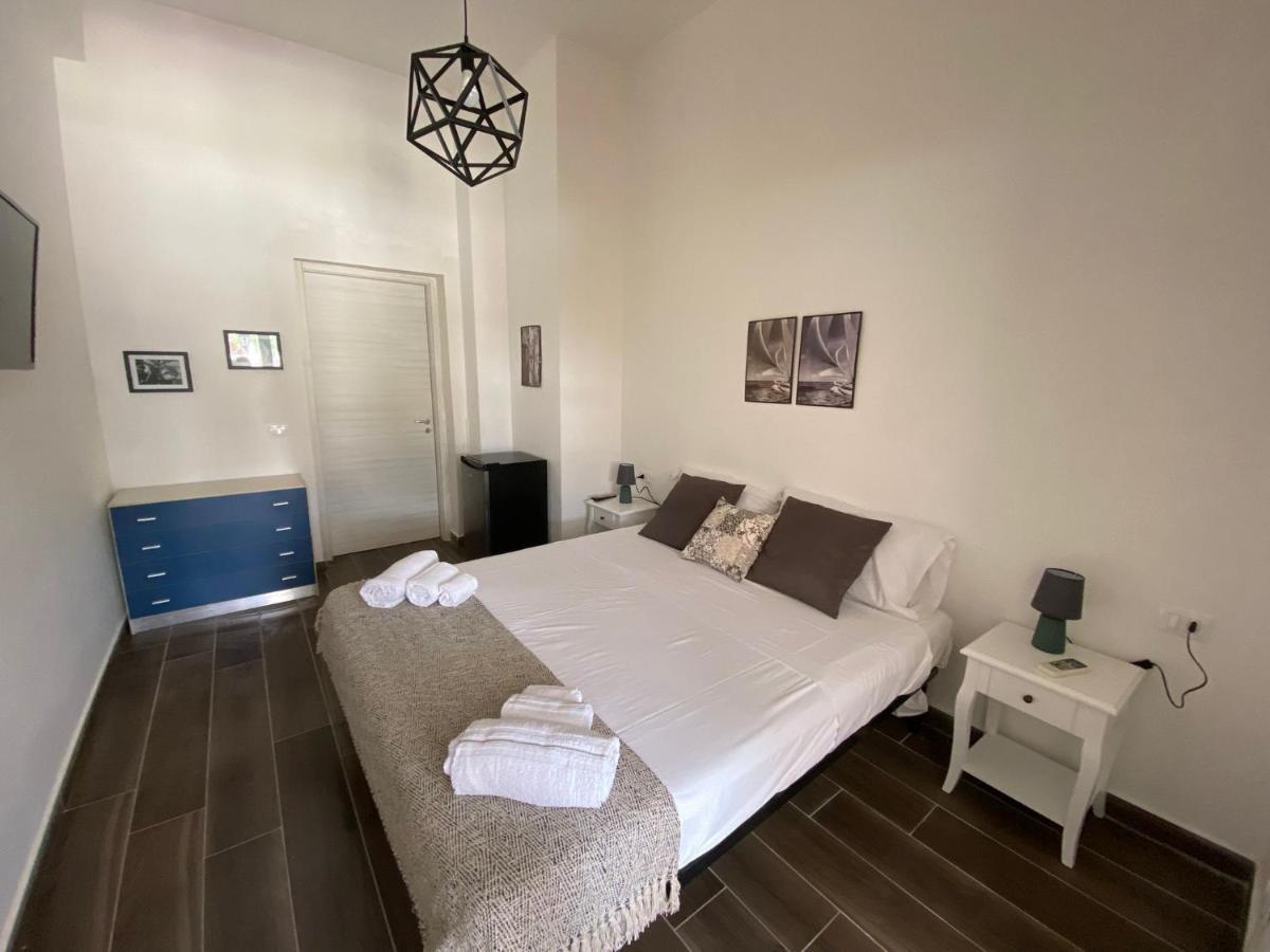 La Riva Hotell Lido di Noto Rum bild